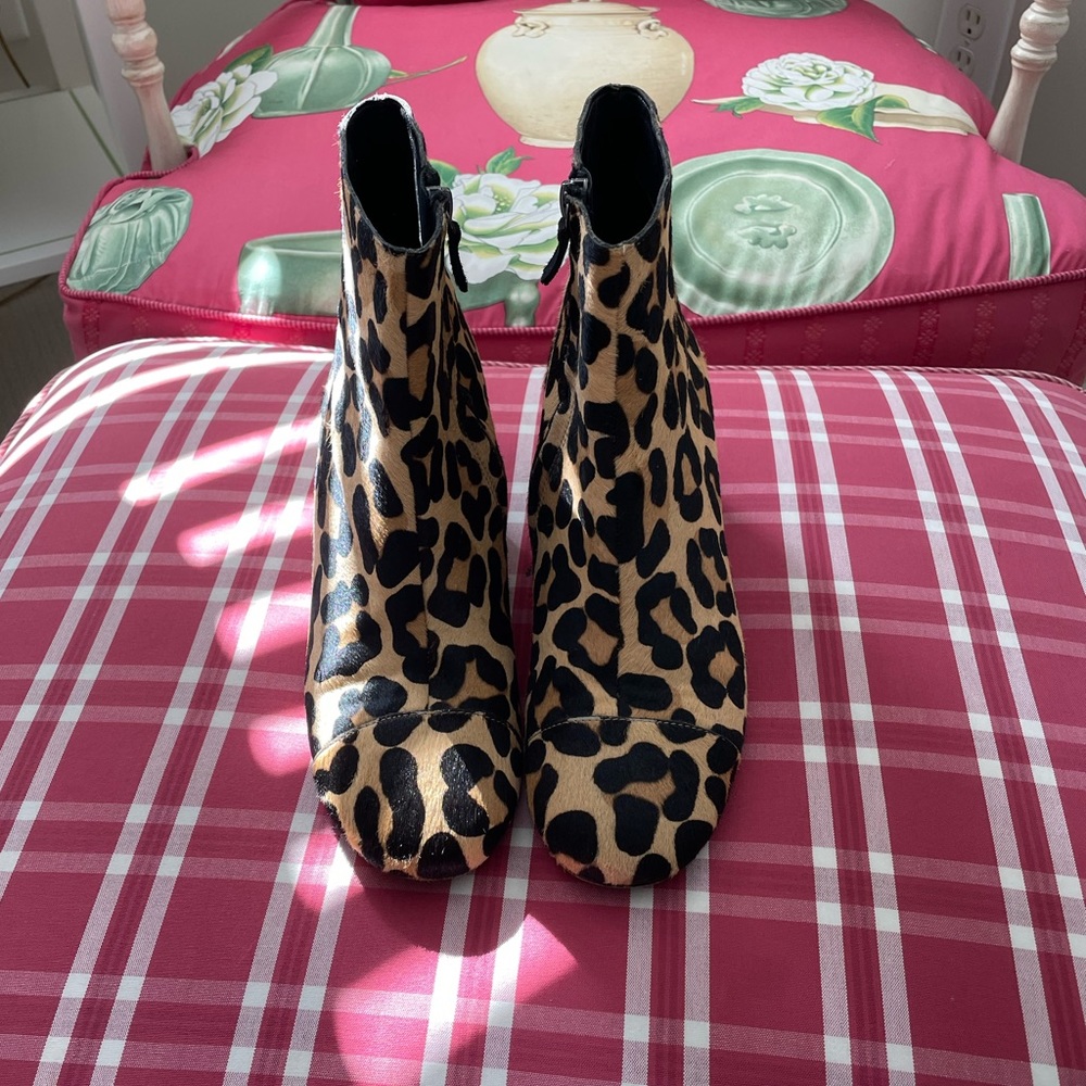 Halogen cheetah booties size 8
